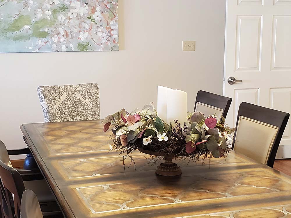 Private dining room at Fellowship Square Phoenix retirement community 