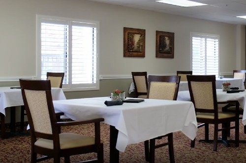 Photo of the dining room in Assisted Living