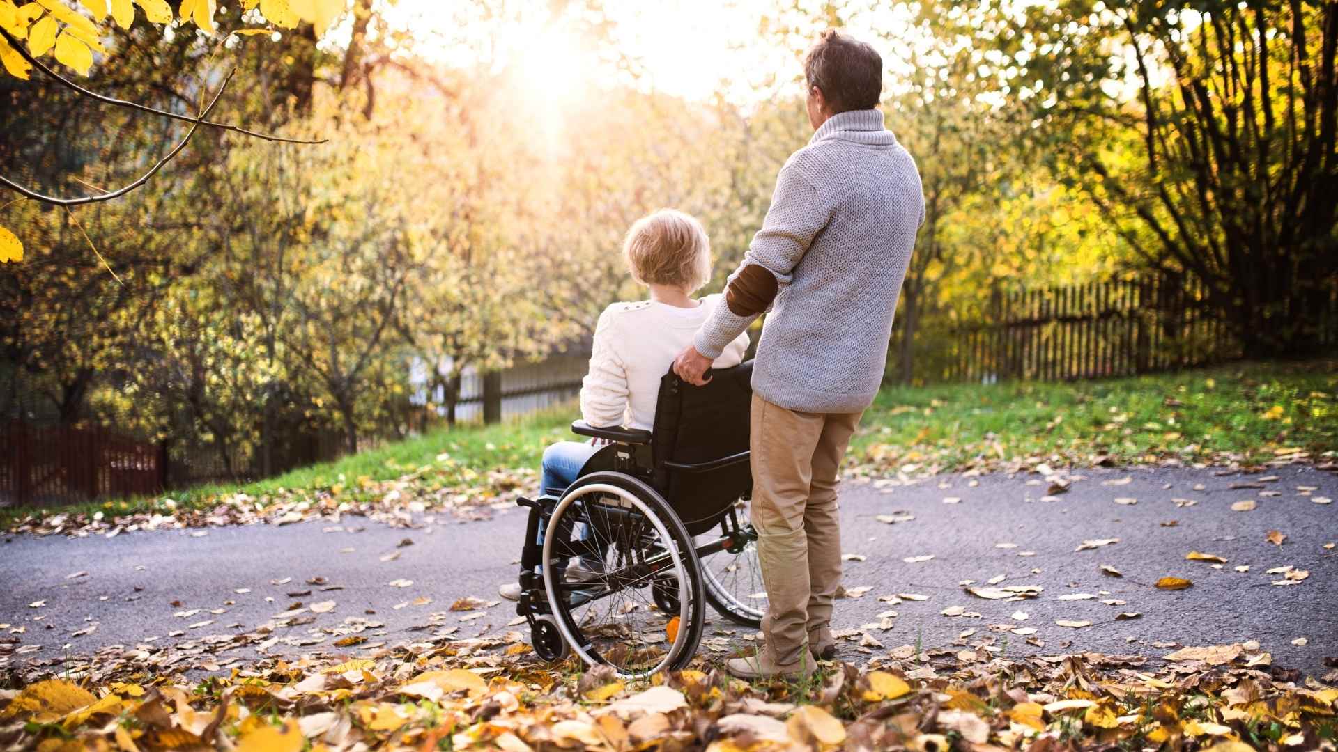 Fellowship Square encourages seniors to get outside in this beautiful fall weather and be inspired by nature.