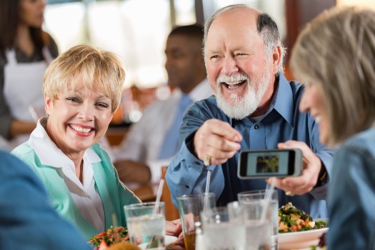 Residents dining together at Fellowship Square independent living Tucson