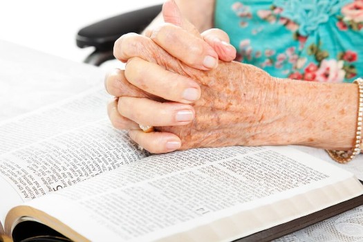 Photo of bible study for seniors at Fellowship Square Senior living