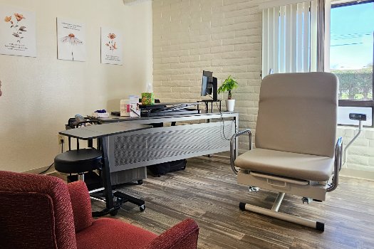 Photo of exam room at Curana Health primary care clinic Tucson